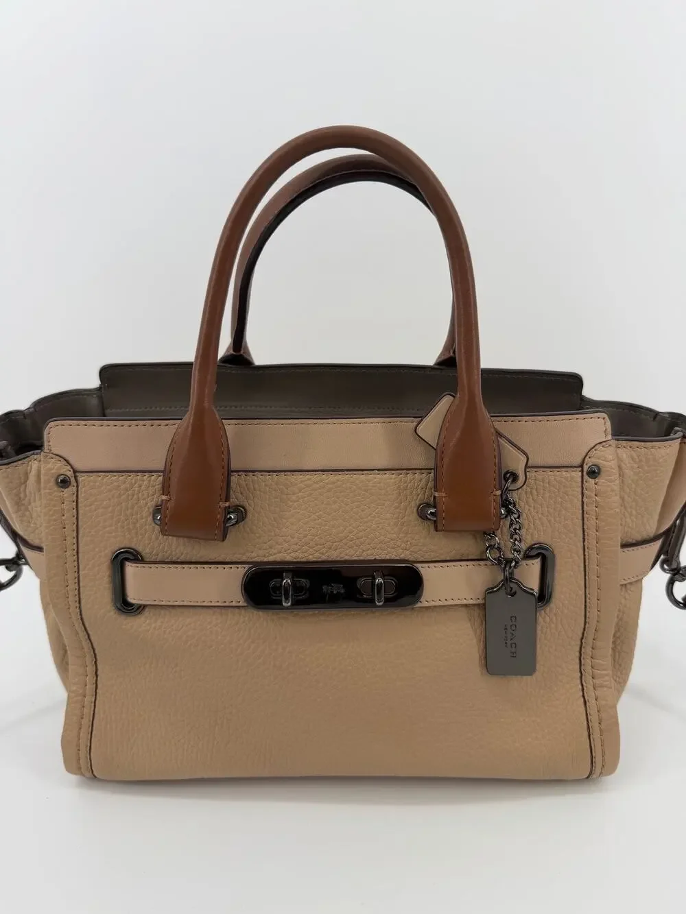 Beige and brown Pebbled leather handbag, Coach Swagger 27